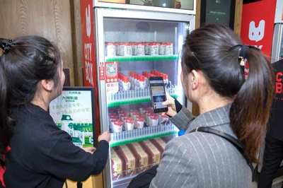 別的活動(dòng)推銷產(chǎn)品,這場(chǎng)峰會(huì)帶來(lái)顛覆酒類食品行業(yè)新零售模式